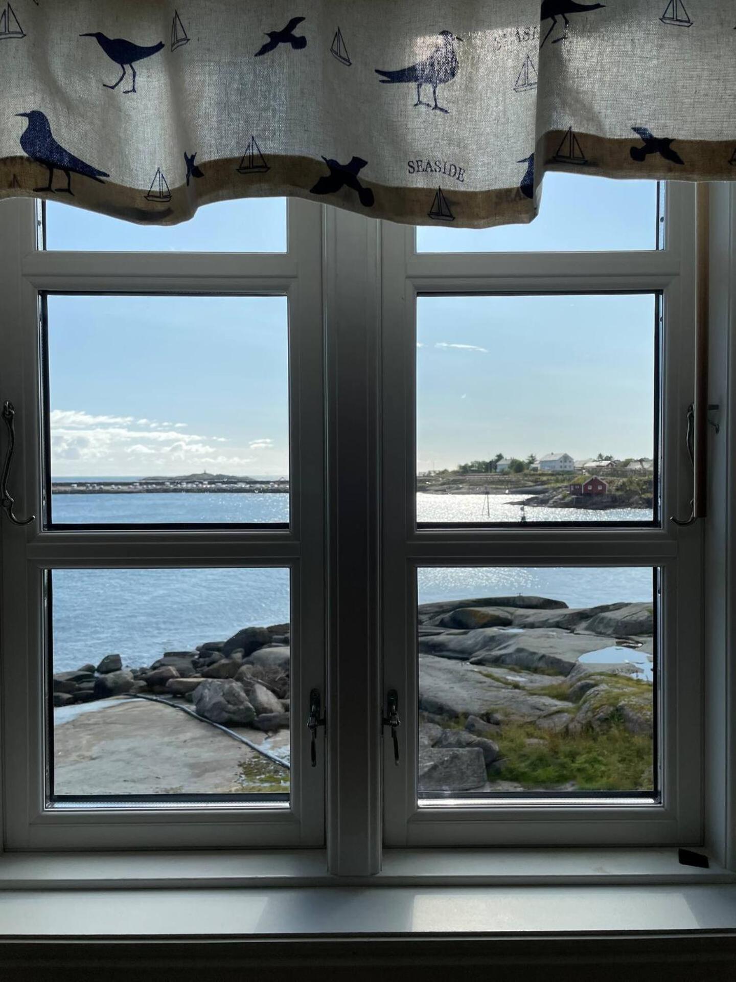 Nordlandshus Ved Havet Pa Reine, Lofoten Exteriér fotografie