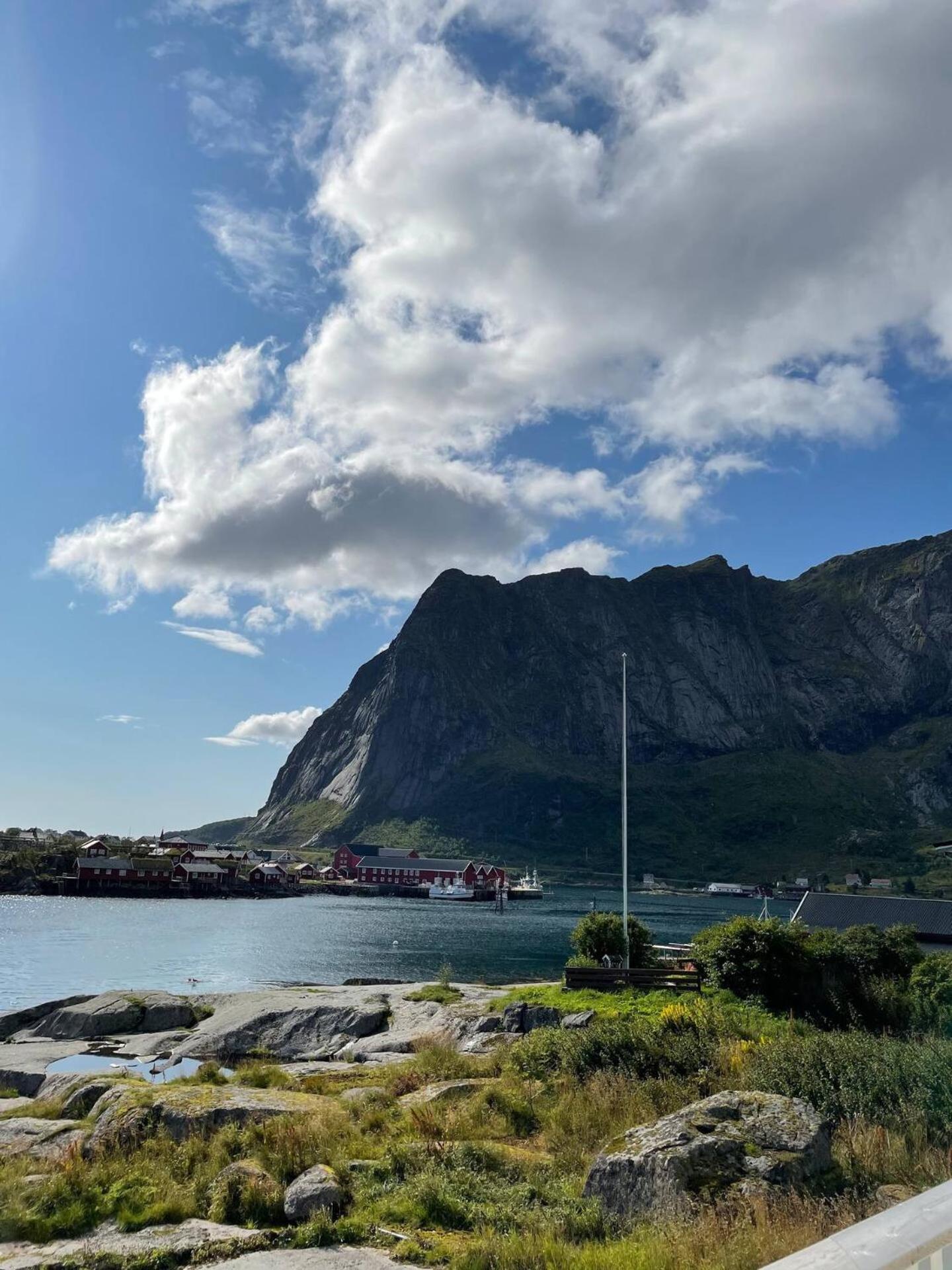 Nordlandshus Ved Havet Pa Reine, Lofoten Exteriér fotografie